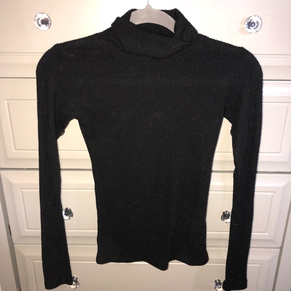 Brandy Ribbed Turtle Neck - Picture 4 of 6